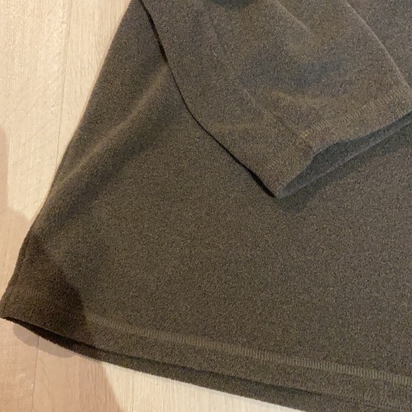 The North Face Fleece Pullover - Picture 3 of 6